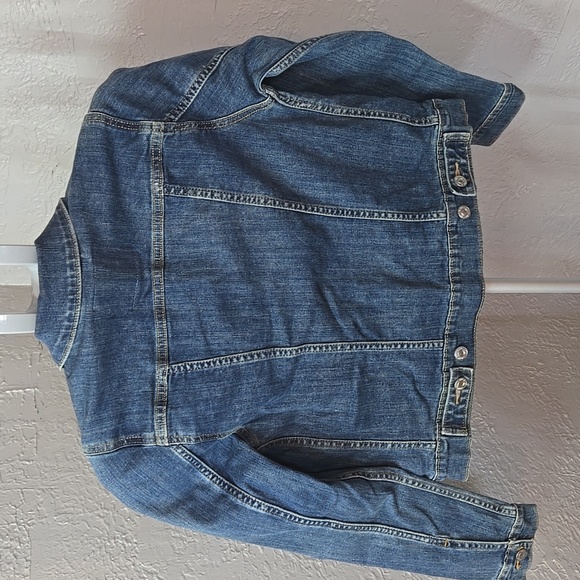 Levi's Classic Denim Jacket - Picture 10 of 11